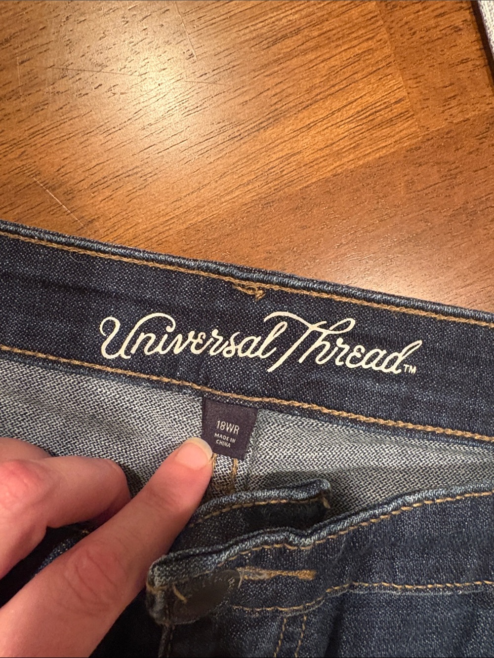 Universal Thread Women's Dark Wash Rolled-Hem Denim Shorts - Picture 3 of 3